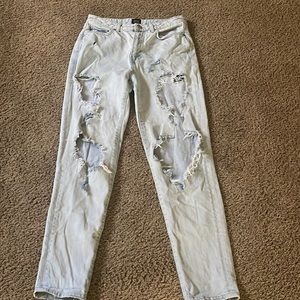 BDG urban outfitters size 27 mom high rise, ripped jeans